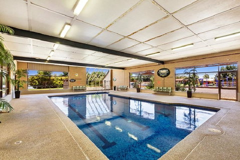 Lakeside Country Club - VIC Tourism 6