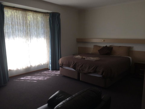 Ambassador Motor Inn - VIC Tourism 17
