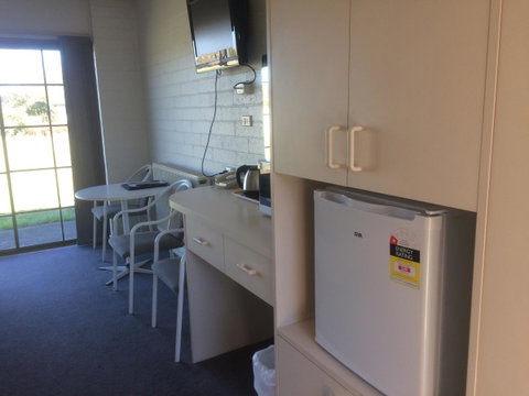 Ambassador Motor Inn - VIC Tourism 8
