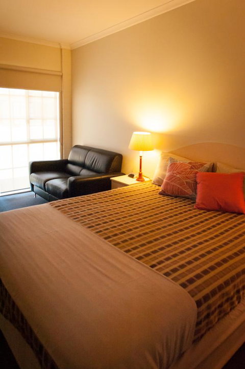 Ambassador Motor Inn - VIC Tourism 34