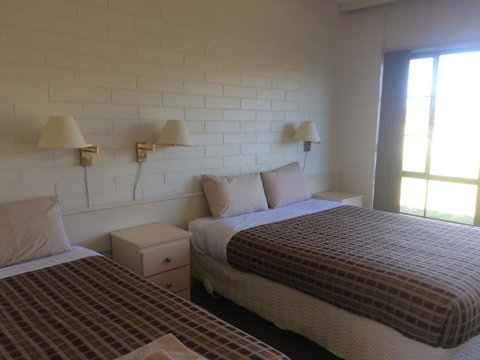 Ambassador Motor Inn - VIC Tourism 10