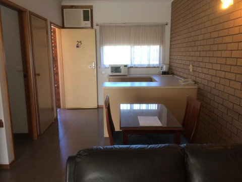Ambassador Motor Inn - VIC Tourism 16