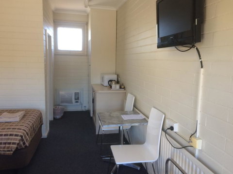 Ambassador Motor Inn - VIC Tourism 12