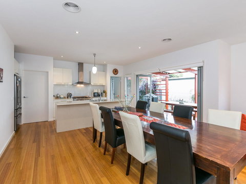 Torquay Timeout - VIC Tourism 3