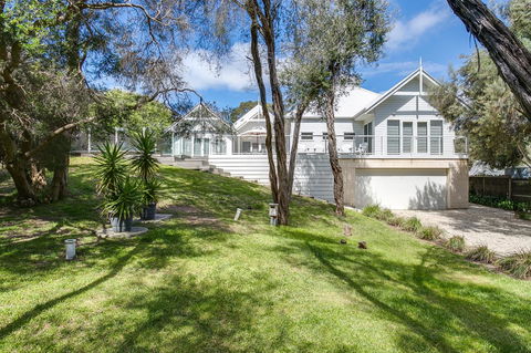 Perfect Blairgowrie Beach House - VIC Tourism 2