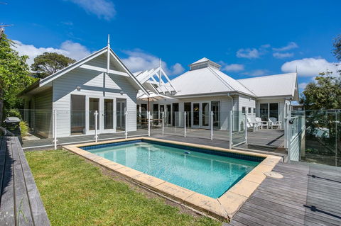 Perfect Blairgowrie Beach House - VIC Tourism 1