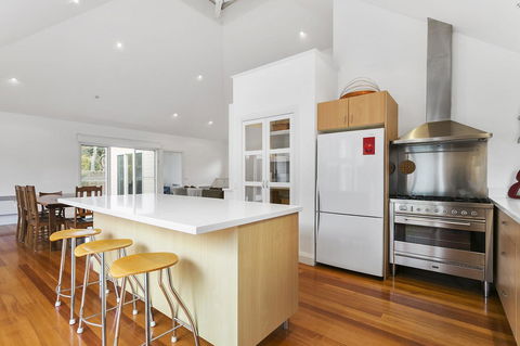 Perfect Blairgowrie Beach House - VIC Tourism 3