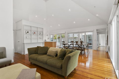 Perfect Blairgowrie Beach House - VIC Tourism 4