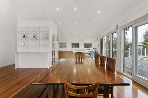 Perfect Blairgowrie Beach House - VIC Tourism 8