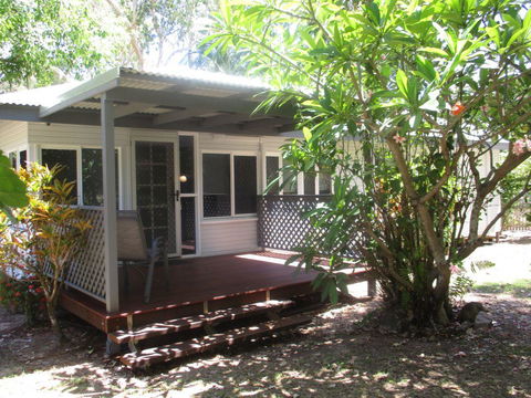 Dandaloo Gardens - VIC Tourism 0