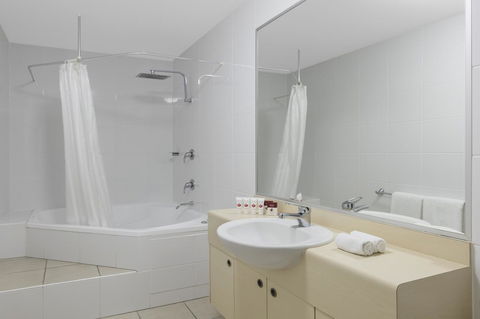 Ramada By Wyndham Marcoola Beach - VIC Tourism 10
