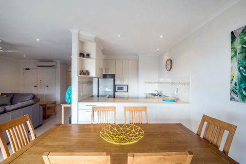 Sunseeker Holiday Apartments - VIC Tourism 43