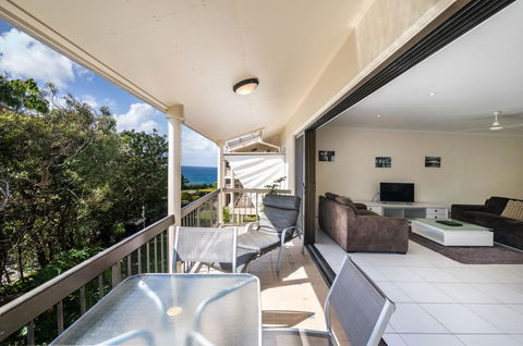 Sunseeker Holiday Apartments - VIC Tourism 0