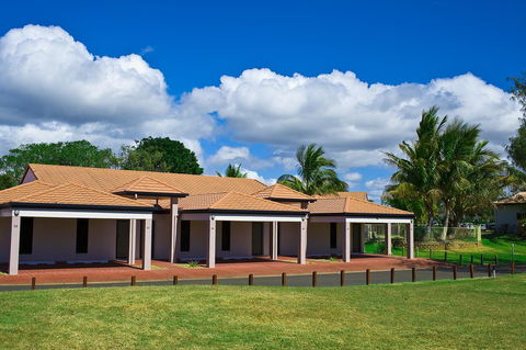 Coral Cove Resort - VIC Tourism 13