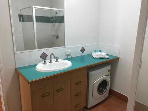 Coral Cove Resort - VIC Tourism 5