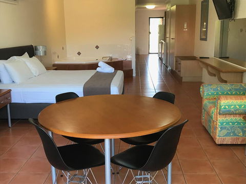 Coral Cove Resort - VIC Tourism 3