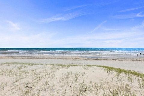 Coloured Sands - Rainbow Beach Resort - 5 Mins To Beach - VIC Tourism 24