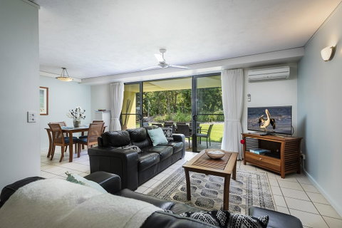 Coloured Sands - Rainbow Beach Resort - 5 Mins To Beach - VIC Tourism 0