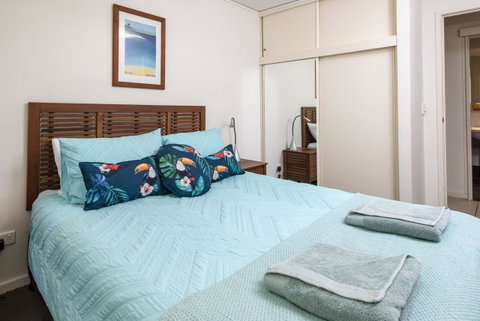 Coloured Sands - Rainbow Beach Resort - 5 Mins To Beach - VIC Tourism 6
