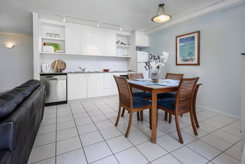 Coloured Sands - Rainbow Beach Resort - 5 Mins To Beach - VIC Tourism 3
