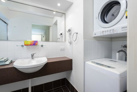 Coloured Sands - Rainbow Beach Resort - 5 Mins To Beach - VIC Tourism 10