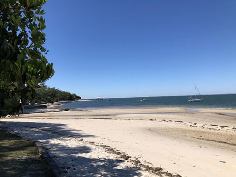 Bribie Island Hotel - VIC Tourism 9