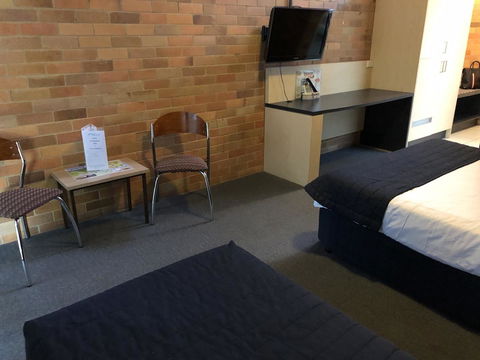 Bribie Island Hotel - VIC Tourism 18