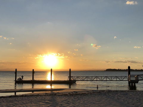Bribie Island Hotel - VIC Tourism 0