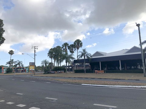 Bribie Island Hotel - VIC Tourism 10