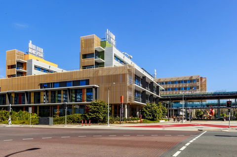 Mercure Sunshine Coast Kawana Waters - VIC Tourism 1