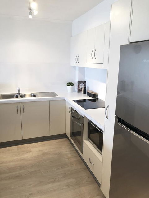Sunshine Beach Luxe Apartment - VIC Tourism 9