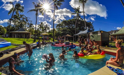 Nomads Airlie Beach - VIC Tourism 15