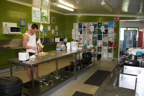 Nomads Airlie Beach - VIC Tourism 12
