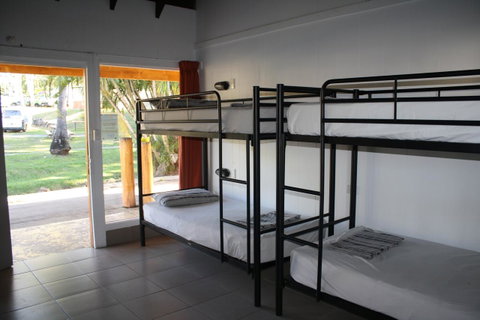 Nomads Airlie Beach - VIC Tourism 1