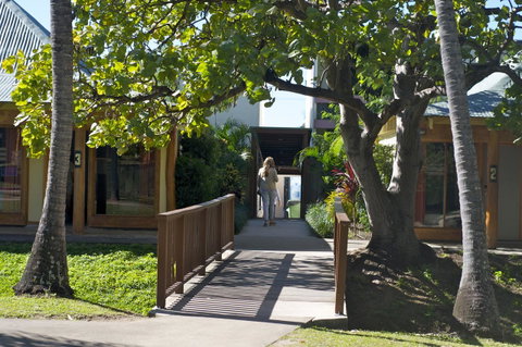Nomads Airlie Beach - VIC Tourism 11
