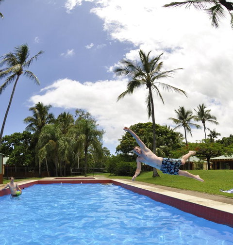 Nomads Airlie Beach - VIC Tourism 24