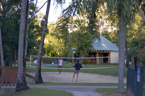 Nomads Airlie Beach - VIC Tourism 8