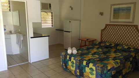 Amaroo On Mandalay, Magnetic Island - VIC Tourism 1