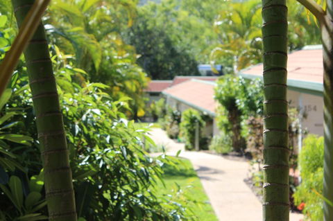 Amaroo On Mandalay, Magnetic Island - VIC Tourism 24
