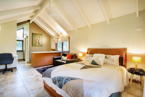 Airlie Beach Eco Cabins - Adults Only - VIC Tourism 13
