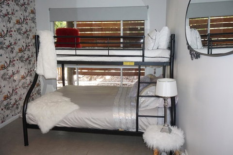Airlie Beach Eco Cabins - Adults Only - VIC Tourism 17