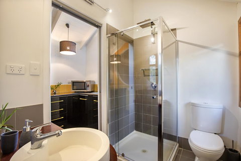Airlie Beach Eco Cabins - Adults Only - VIC Tourism 30