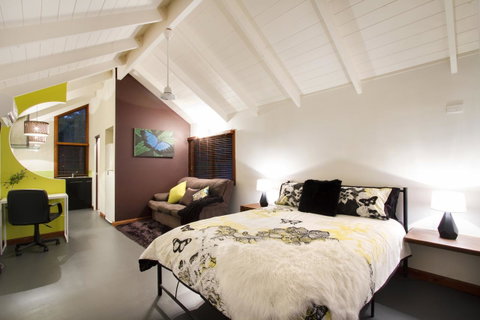 Airlie Beach Eco Cabins - Adults Only - VIC Tourism 25
