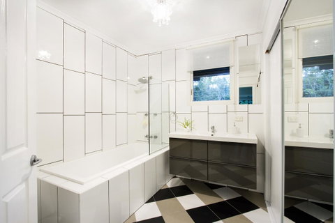 Airlie Beach Eco Cabins - Adults Only - VIC Tourism 35