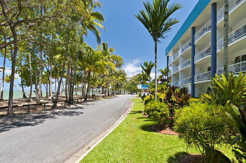 Agincourt Beachfront Apartments - VIC Tourism 11