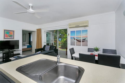Agincourt Beachfront Apartments - VIC Tourism 14
