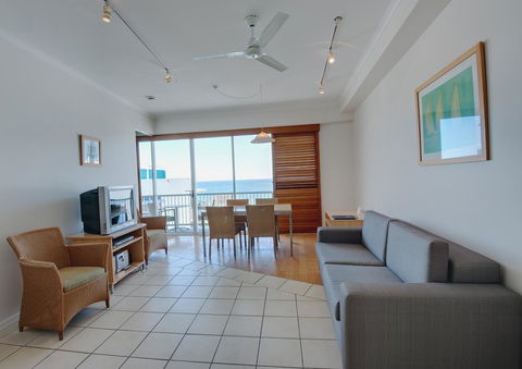 Rolling Surf Resort - VIC Tourism 41