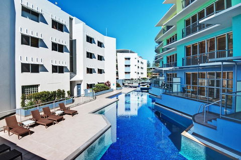 Rolling Surf Resort - VIC Tourism 35