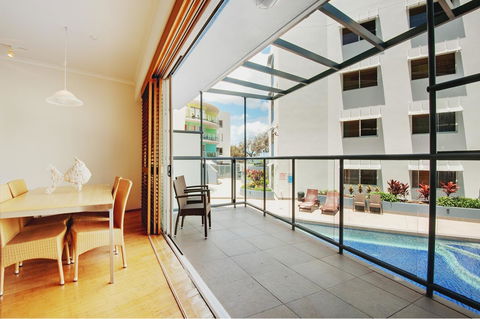 Rolling Surf Resort - VIC Tourism 36