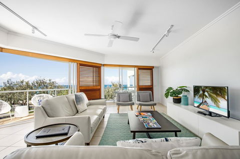 Rolling Surf Resort - VIC Tourism 16